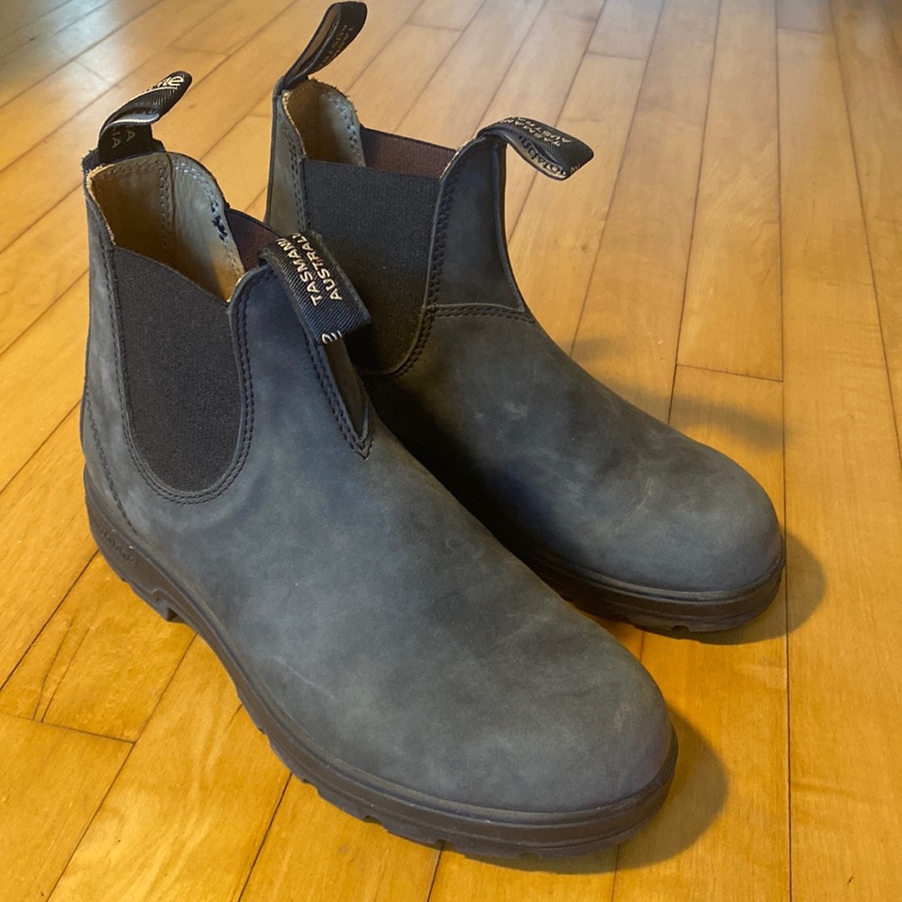 Excellent condition Blundstone Rustic black Chelsea boot